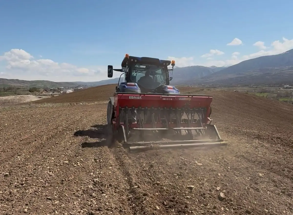 Akıncılar’da Üreten Belediyecilik Hamlesi: Nohut Ekimiyle Tarımda Yeni Dönem