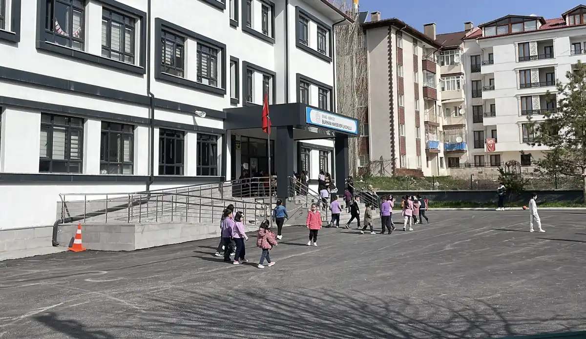 Okul Saldırısı Sonrası Sivas’ta İş Bırakma Çağrısı Karşılık Bulmadı