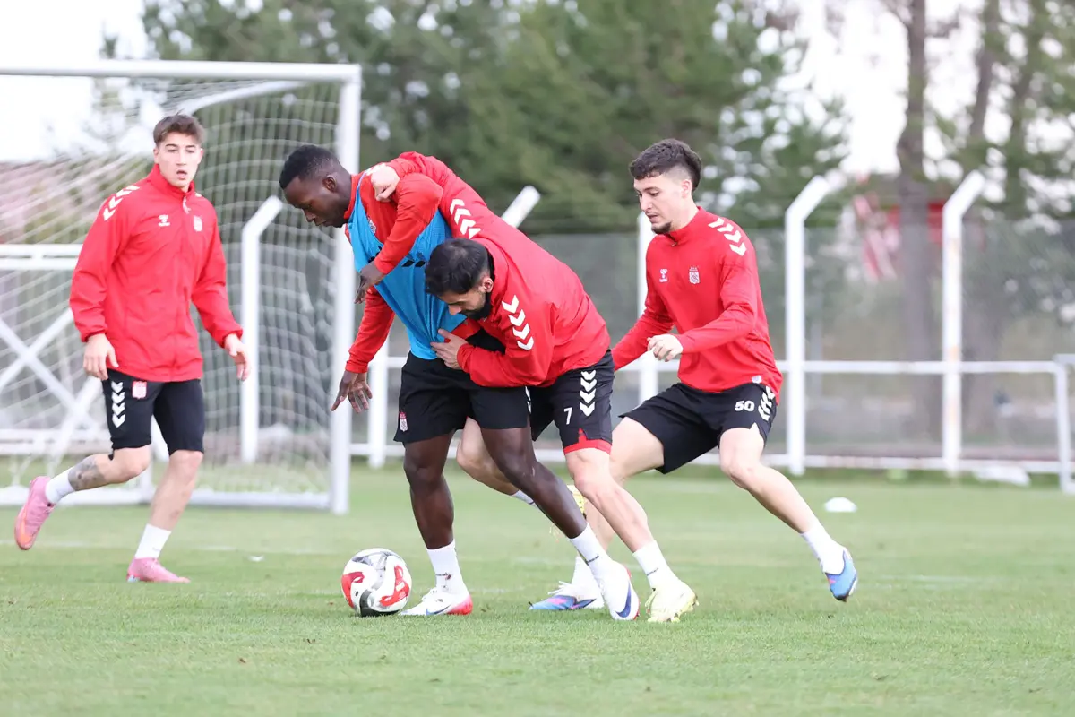 Sivasspor’dan Kritik Erokspor Maçı Öncesi Yoğun Tempo: Hedef 3 Puan