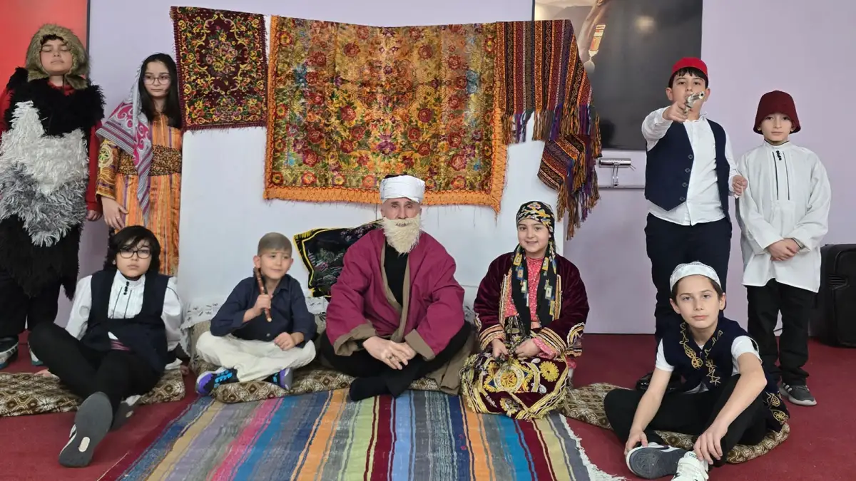 Sivas’ta Minik Yeteneklerden Büyük Performans: Sahnede Hayran Bıraktılar