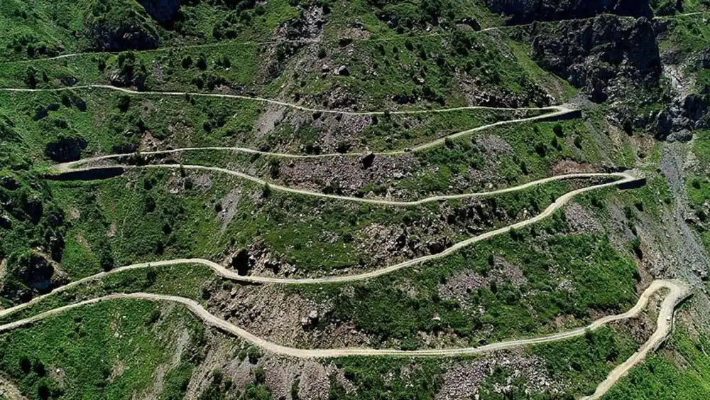 Bolivya'daki meşhur "Ölüm Yolu'nu" Geride Bıraktı.