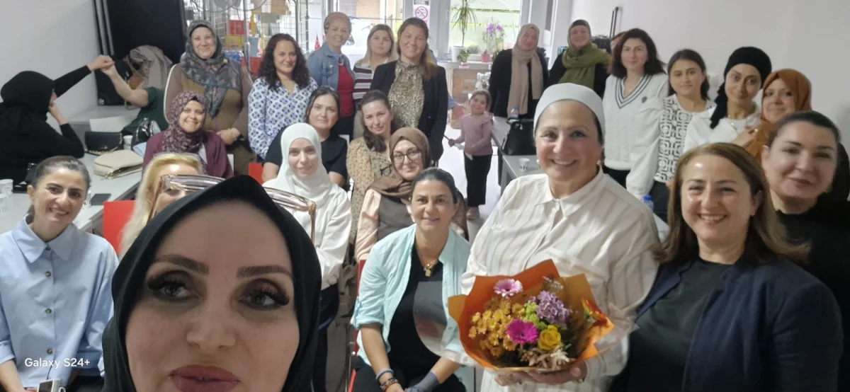 Belçika'da "Modernizm ve Kadın" Konferansına Yoğun İlgi