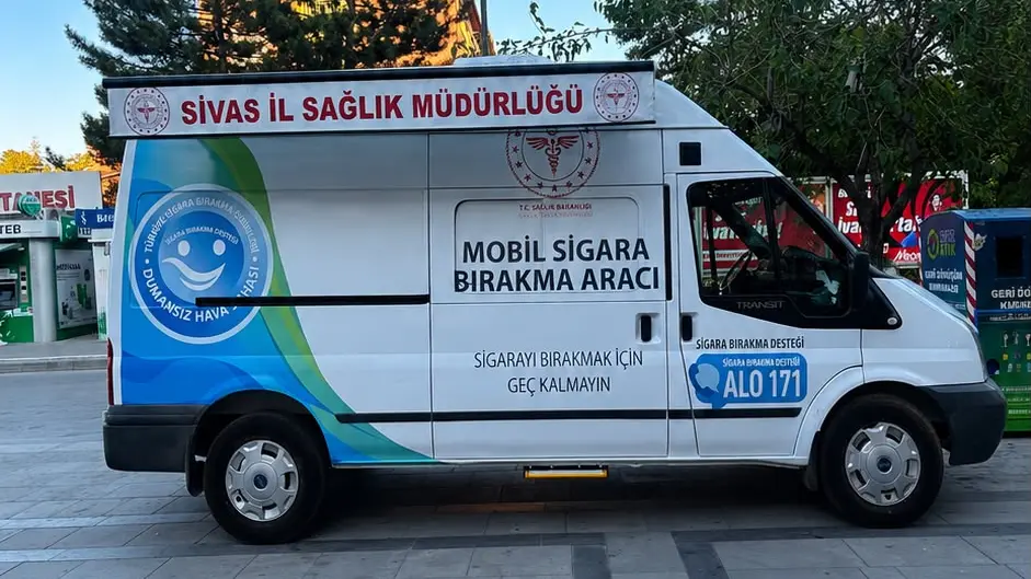 Mobil Sigara Bırakma Aracı Sivas'ta Vatandaşlarla Buluştu