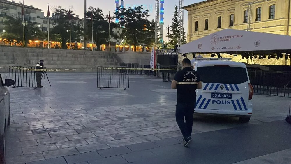 Sivas'ta Kongre Müzesi'nde Şüpheli Çanta Paniği!