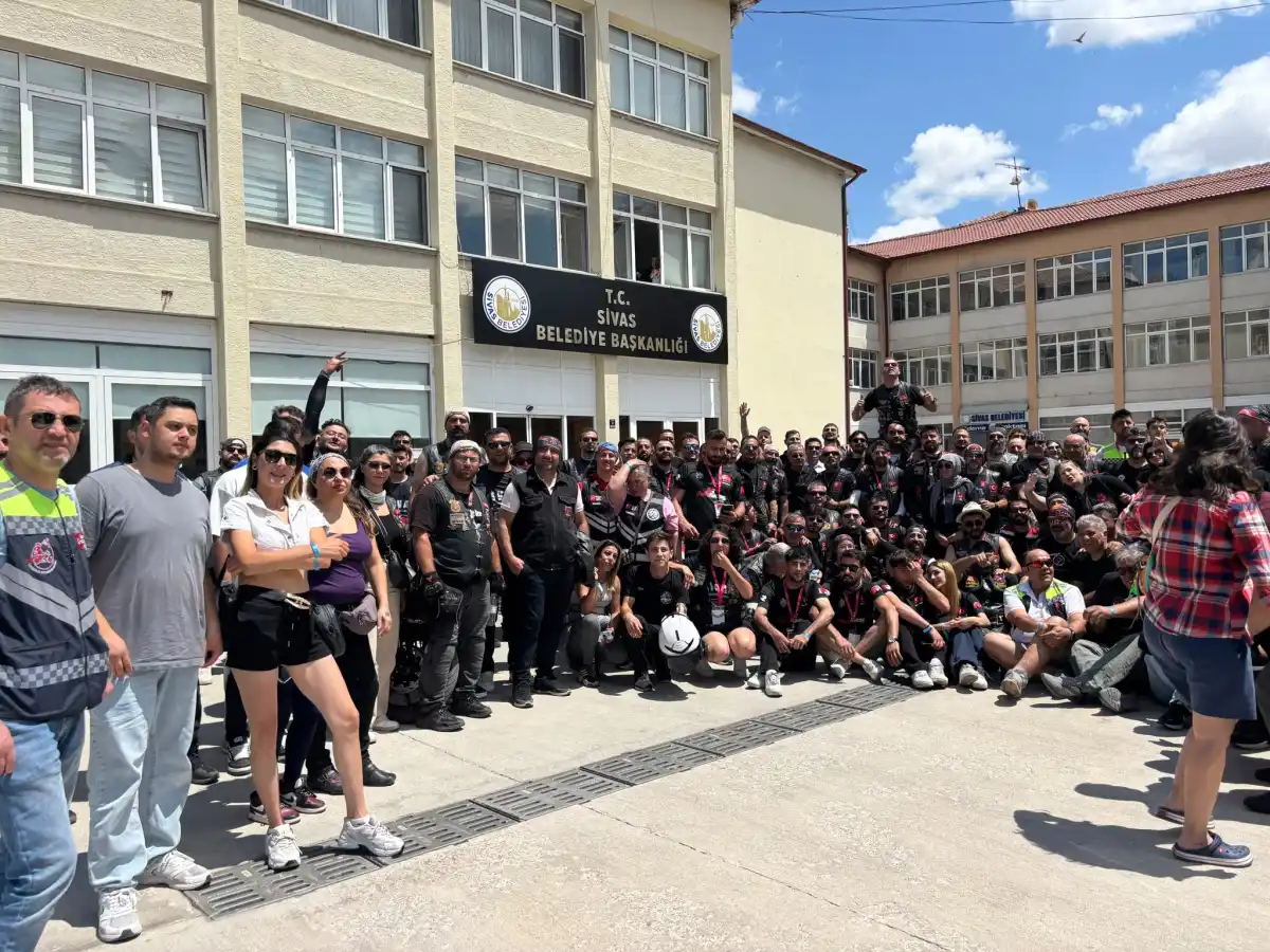 Sivas'ta Motosiklet Festivali Coşkusu Meydana Taşındı! Kortej Büyük İlgi Gördü